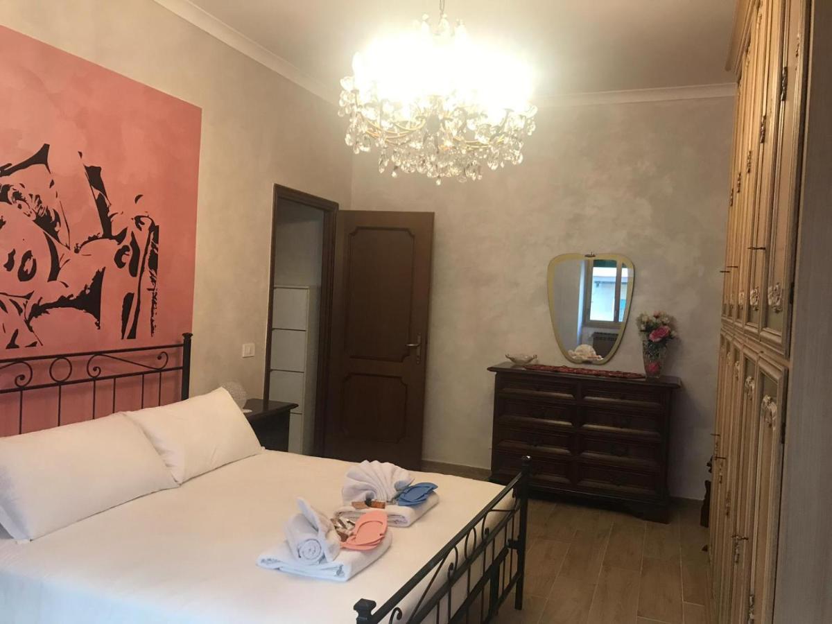 Casa Vacanza La Signorina ローマ エクステリア 写真