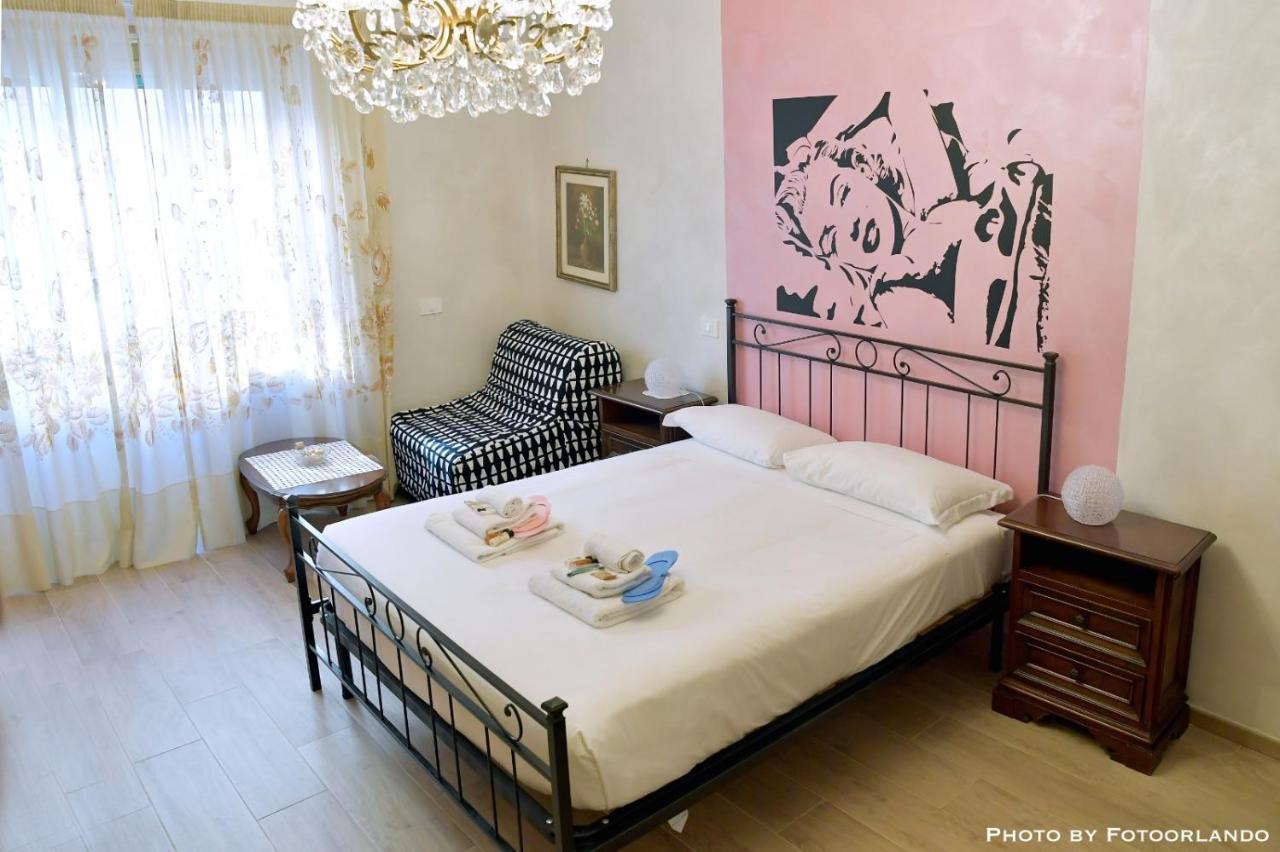 Casa Vacanza La Signorina ローマ エクステリア 写真