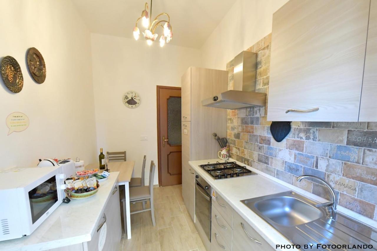 Casa Vacanza La Signorina ローマ エクステリア 写真